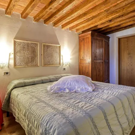 Awesome In Castiglione Della Pesc