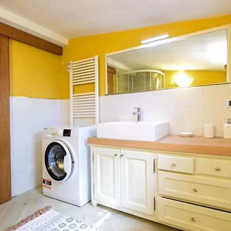 Awesome In Castiglione Della Pesc Holiday home *