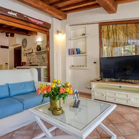 Holiday home Awesome In Castiglione Della Pesc *